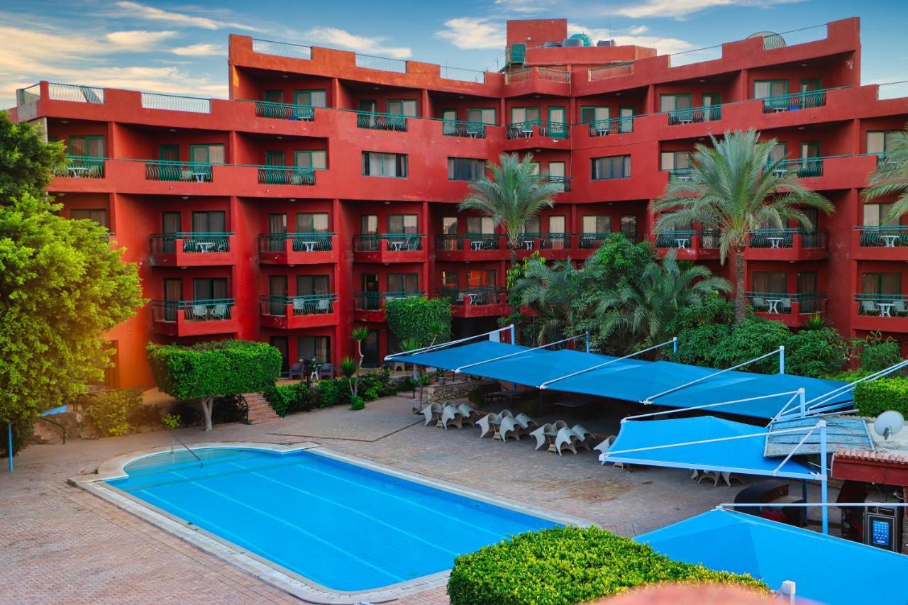Adham Compound Hotel Koning Mariout Buitenkant foto